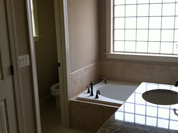 1st Floor Master Bath