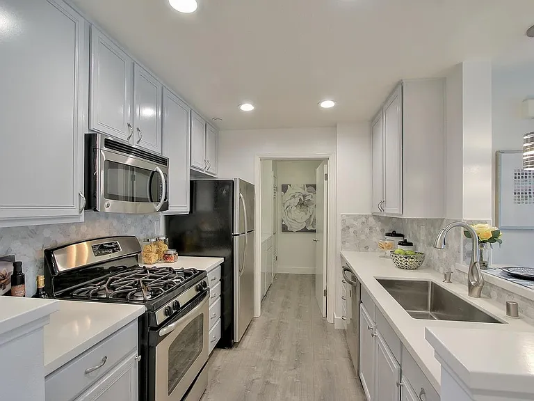 617 Arcadia Ter #302 — Photo 11
