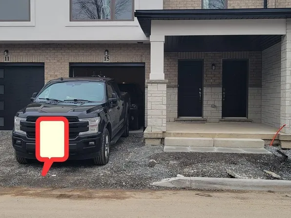 15 Alayche Trl, Welland, ON L3C 0J7