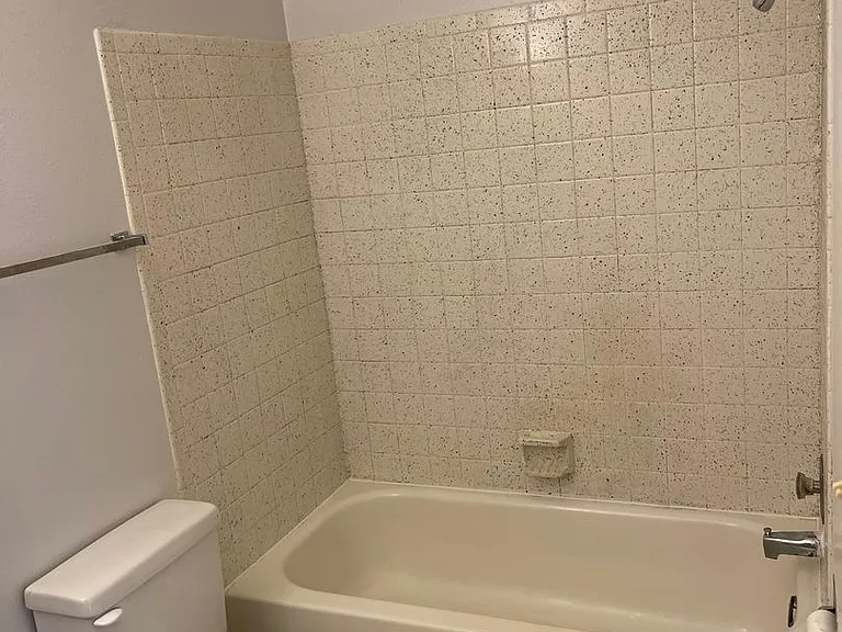College Park Apartments — Photo 43