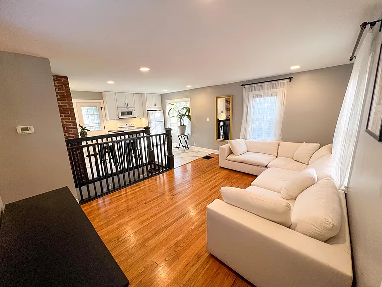 2738 Allegheny Ave — Photo 7