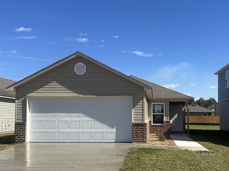 1st image of 104 Lucy Ln