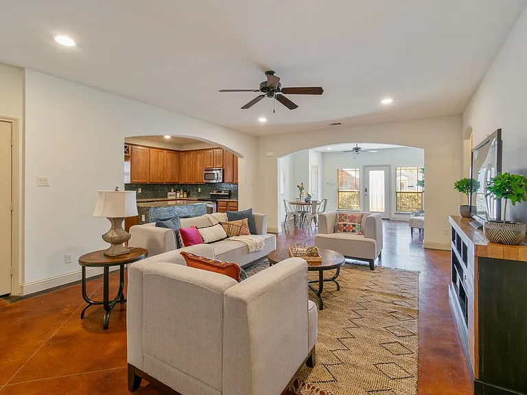 3239 S University Dr — Photo 15