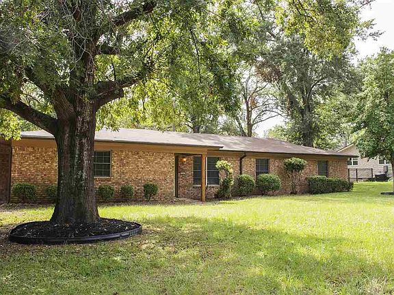2nd image of 206 Delwood Dr