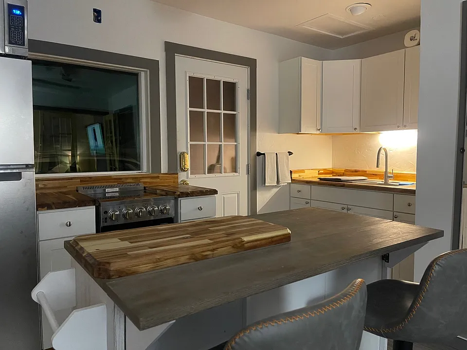 2 Cherry St #2