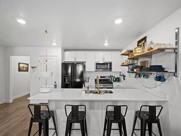 1116 E Pilot St — Photo 15