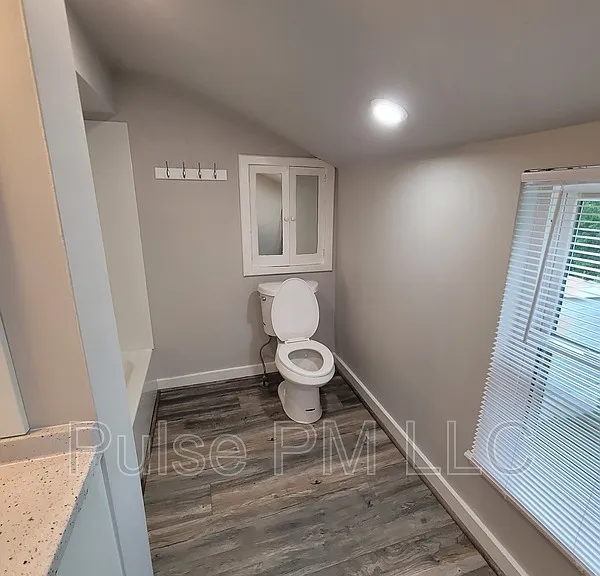 816 Montague Rd #U2 — Photo 15