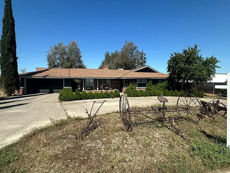 6545 S Cedar Ave — Photo 9