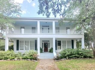 442 E Oak St, Goliad, TX 77963
