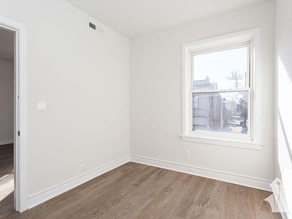 5th image of 2535 N California Ave #2JC
