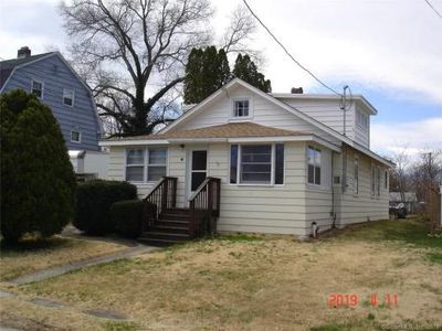 13 S Washington Ave, Niantic, CT, 06357