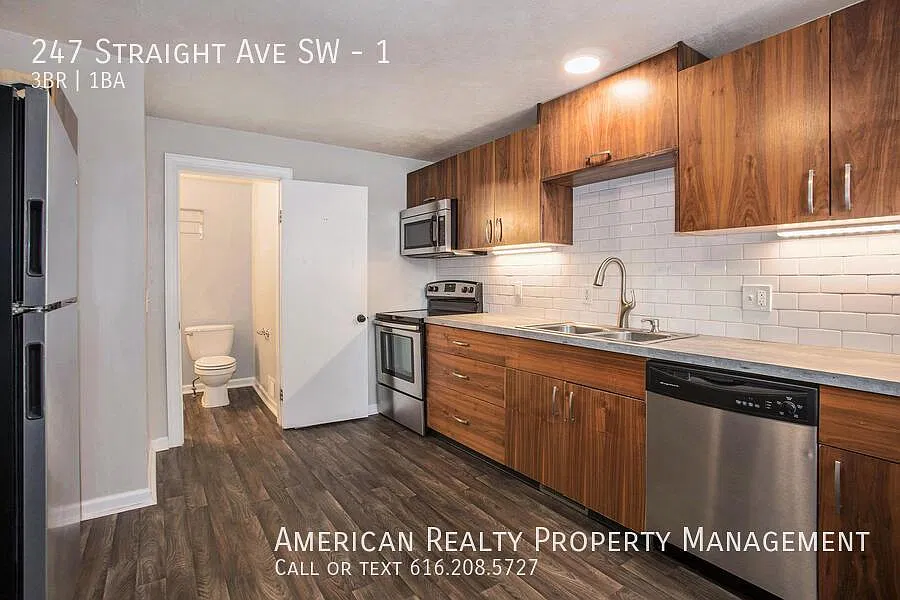 3 bed, 984 sqft, $1,350 — Photo 2