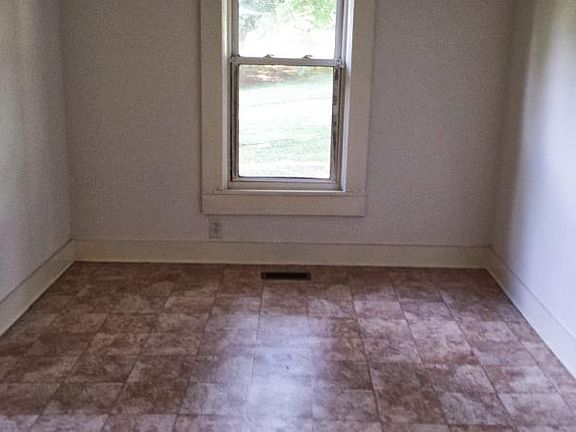 3rd image of 26 S Gaither Ave