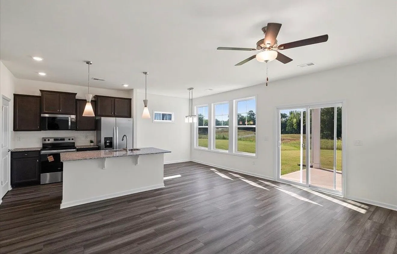 3 bed, 2.5 bath, 1617 sqft, $2,200 — Photo 4
