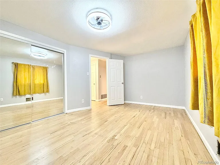 1285 W Gill Pl — Photo 17