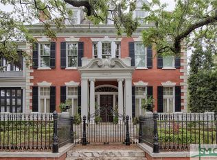 26 E Gaston St, Savannah, GA 31401