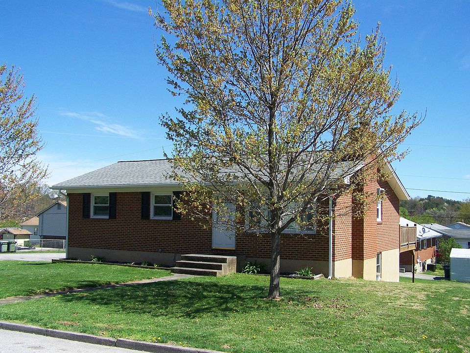 1st image of 704 Glenmore Dr