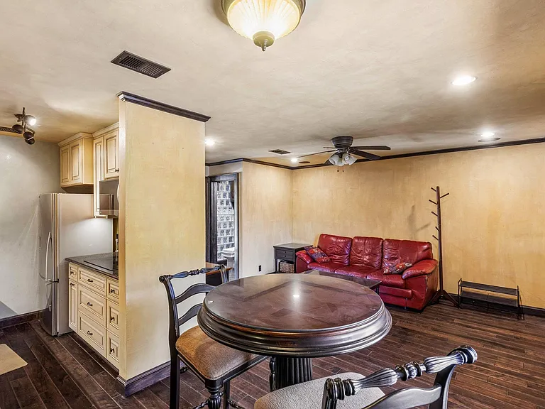 500 E Riverside Dr #254 — Photo 3