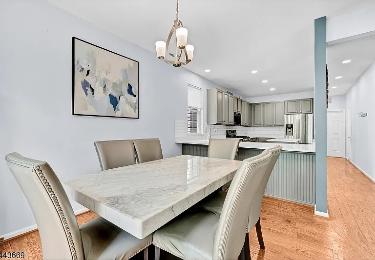 10 Stevens Ln — Photo 10