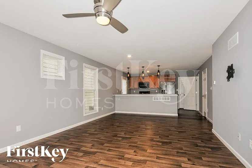 3 bed, 2.5 bath, 1392 sqft, $2,525 — Photo 3
