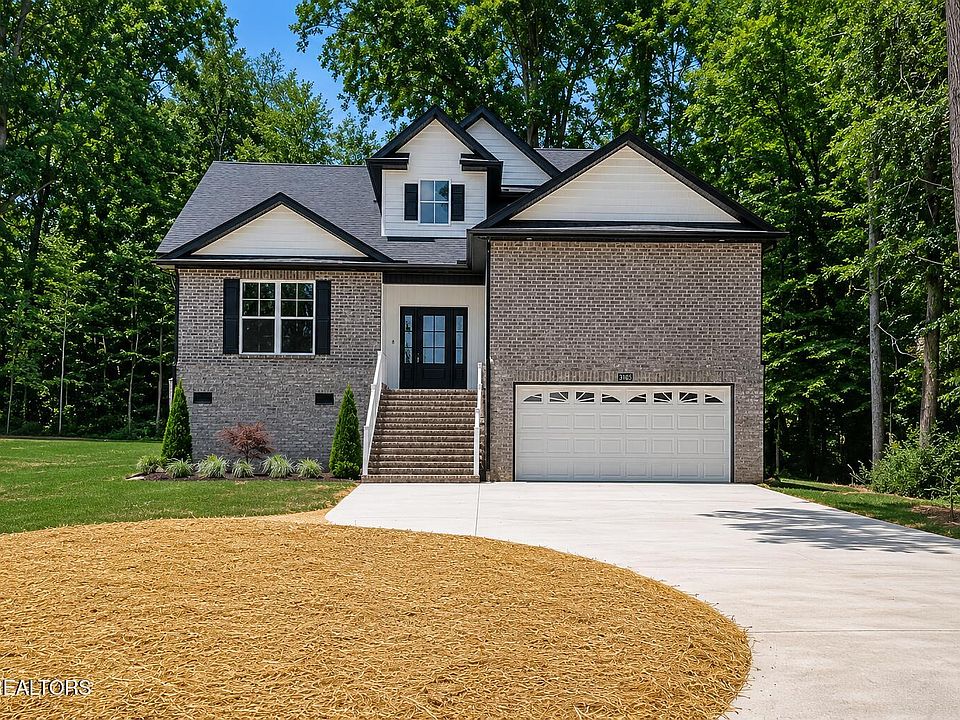 1st image of 3185 Fairoaks Dr