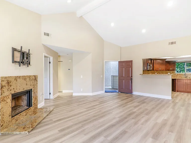 24368 Sage Ct — Photo 2