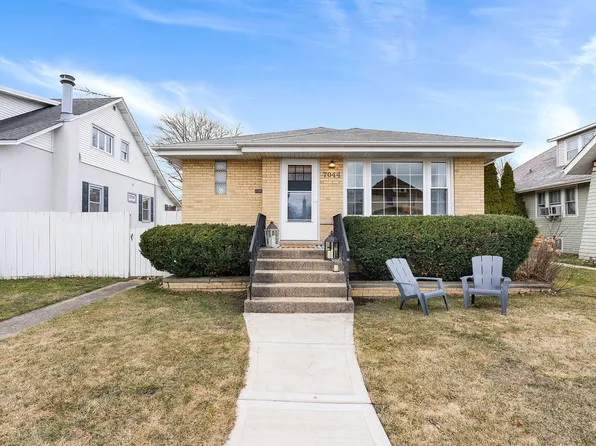 7044 N Overhill Ave, Chicago, IL 60631