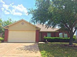 7014 Cadillac Blvd, Arlington, TX 76016
