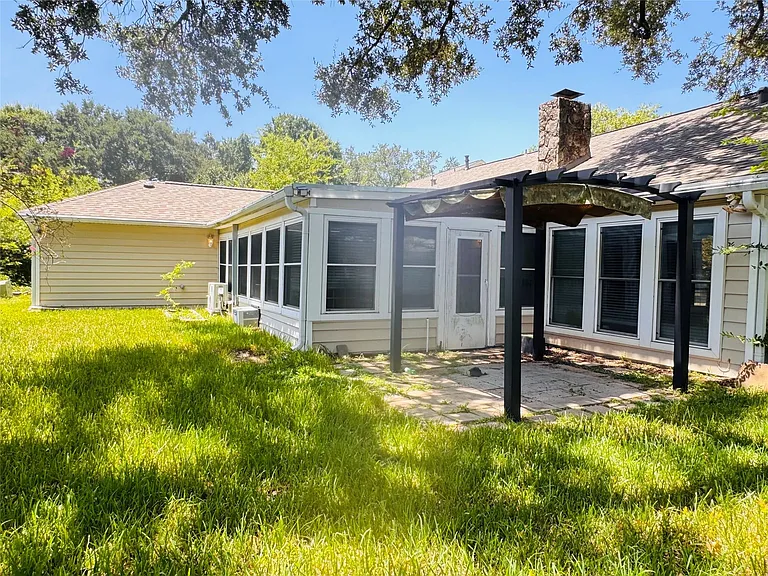 18107 Oakhampton Dr — Photo 12