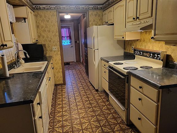 Kitchen looking south