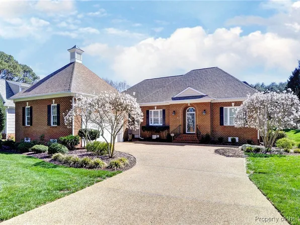 104 Country Club Dr, Williamsburg, VA 23188