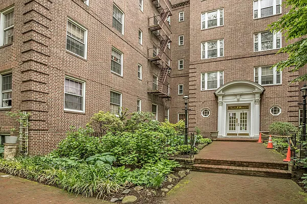 Sold by Douglas Elliman | media 36