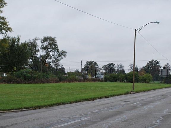 5th image of 2011 W McGalliard Rd