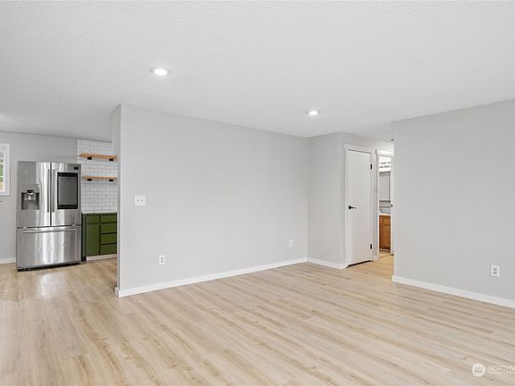 4th image of 921 Val Vista Drive