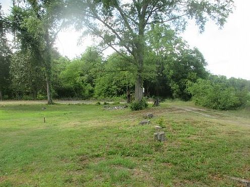 2nd image of 711 Creekview Dr
