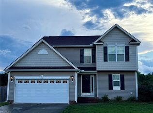 5321 Longspur Dr, Snow Camp, NC 27349