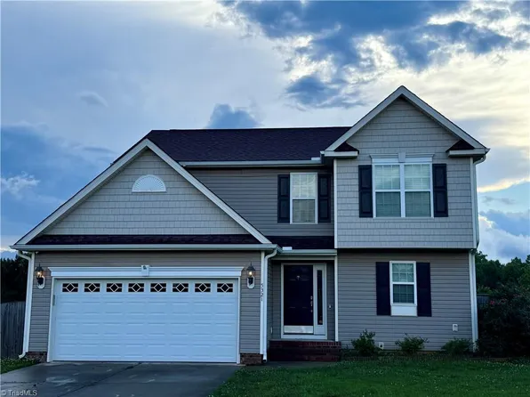 5321 Longspur Dr, Snow Camp, NC 27349