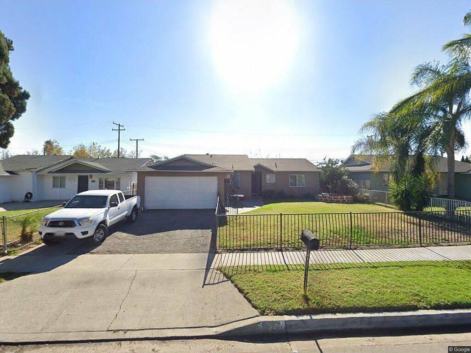 2nd image of 9841 Salina St