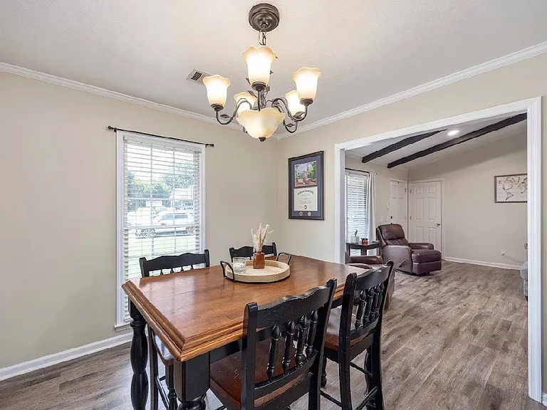 1504 Melanie Ln — Photo 8