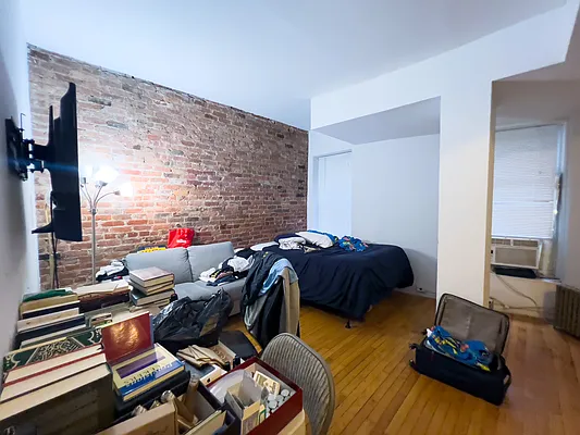 Rented by Denise Rosenblum, LREB | media 9