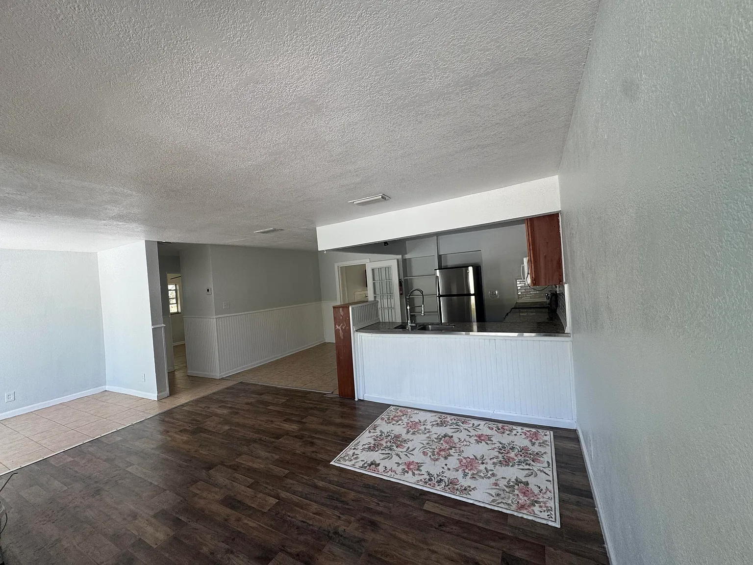 3 bed, 1.0 bath, 980 sqft, $2,600 — Photo 2