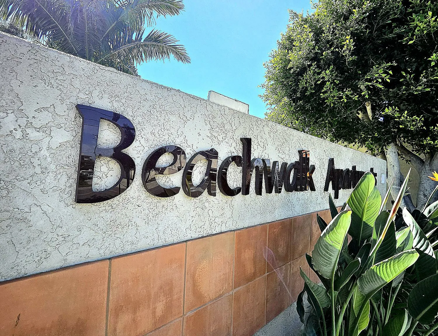 Beach Walk Apartments — Photo 2