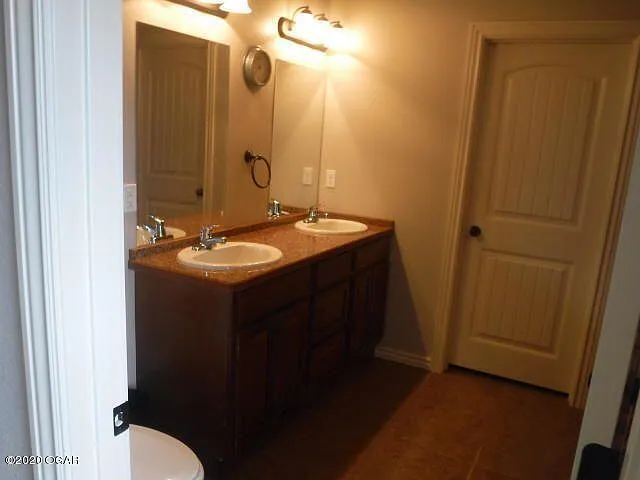 5054 Raintree Cir #B — Photo 9