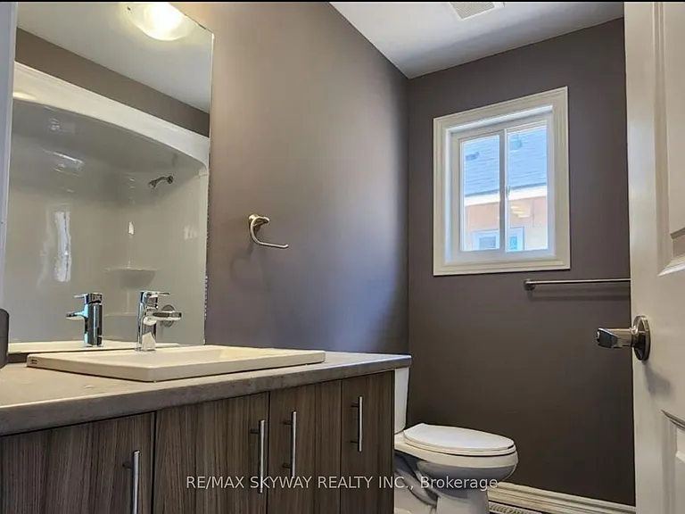46 Bradley Ave — Photo 11