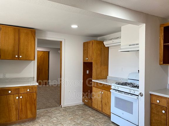 5th image of 411 Wellesley Dr SE
