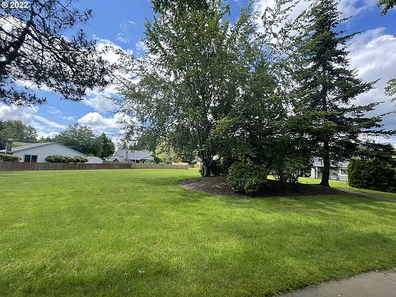 3rd image of 2023 NE Josephine Dr