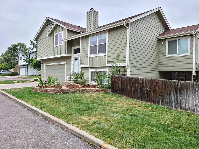 8260 Miller Ct — Photo 2