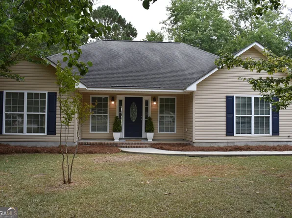 725 S Rountree St, Metter, GA 30439