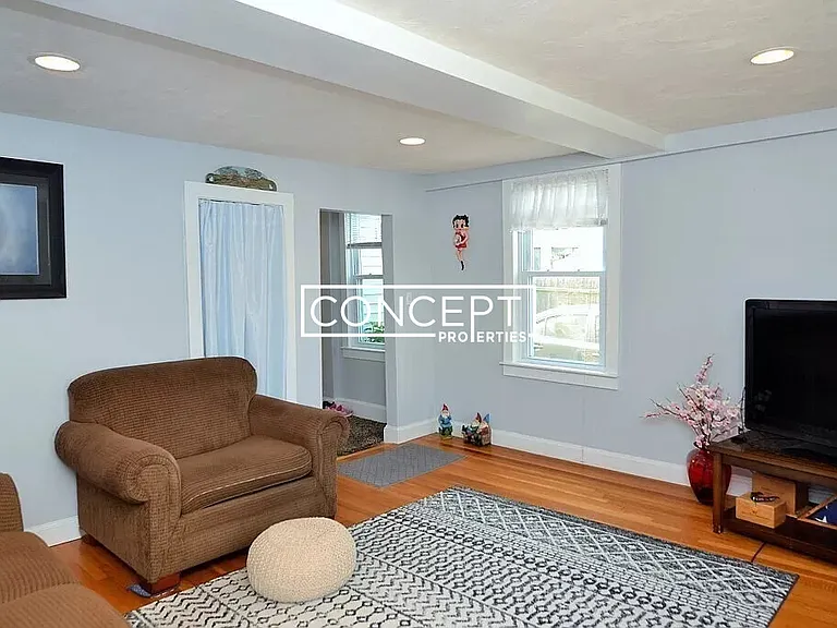 3 Roosevelt Ave #1 — Photo 5