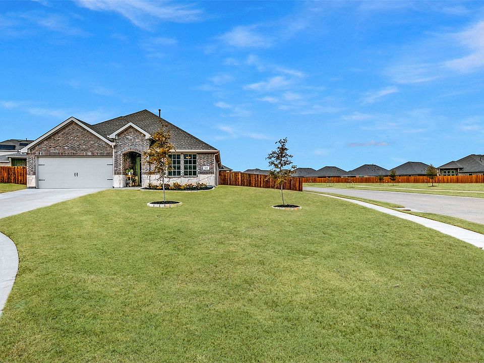 1st image of 105 Goldfinch Dr
